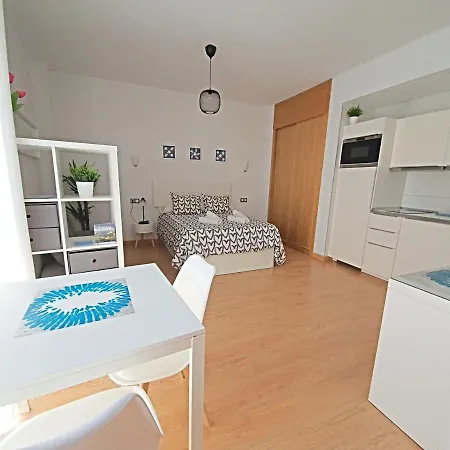 Precioso Estudio Con Piscina